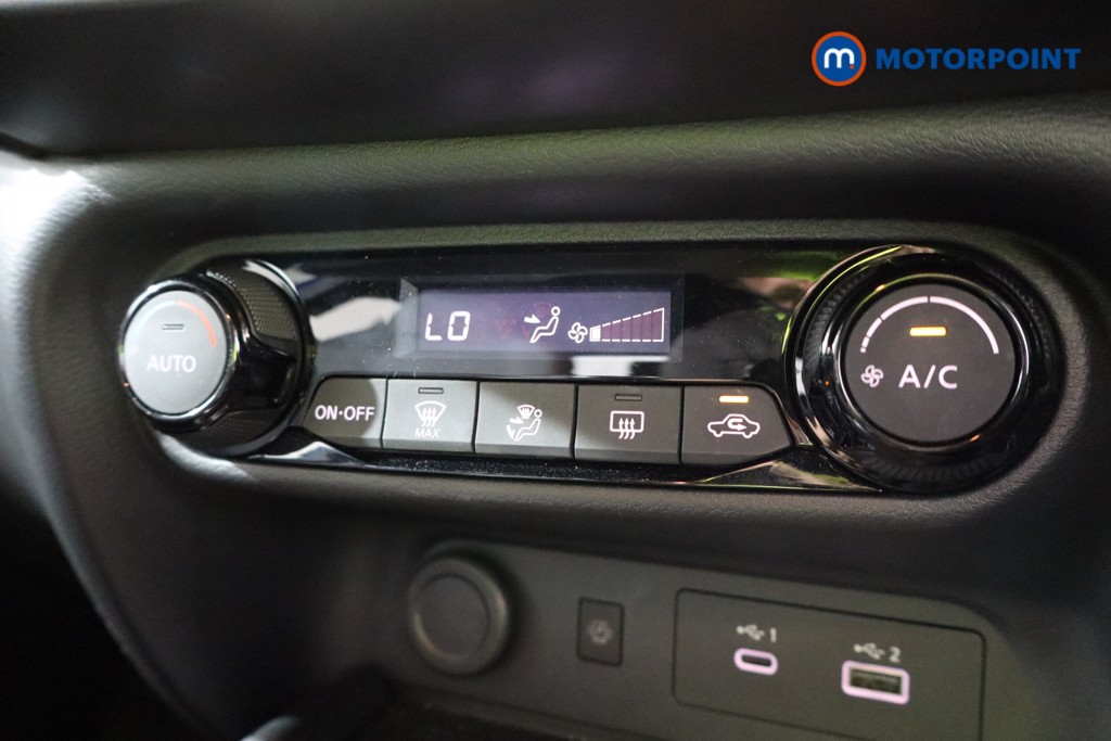 Nissan Juke N-Connecta Manual Petrol SUV - Stock Number (1564236) - 8th supplementary image