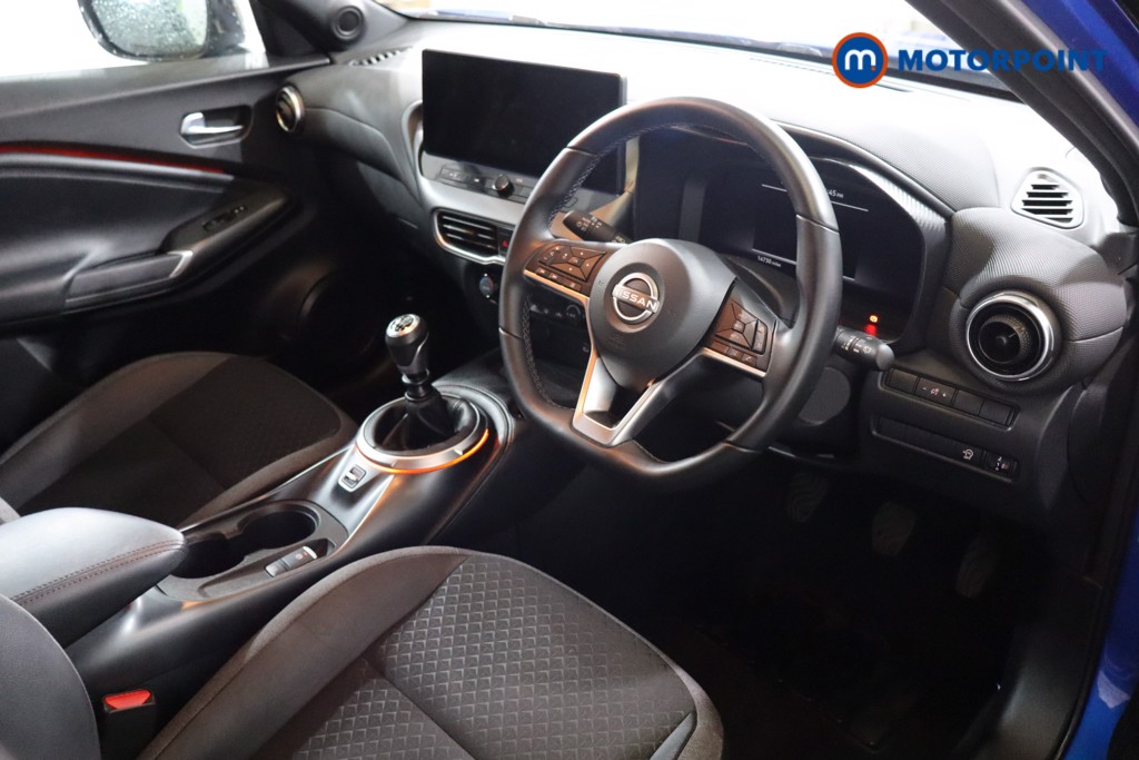 Nissan Juke N-Connecta Manual Petrol SUV - Stock Number (1564236) - 1st supplementary image