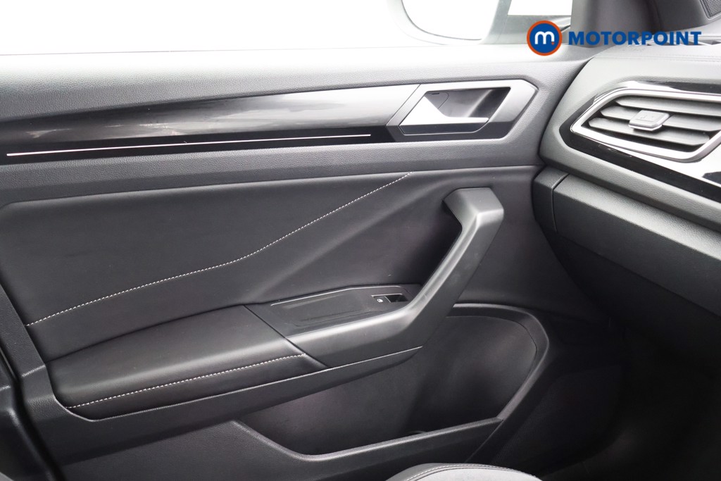 Volkswagen T-Roc R-Line Manual Petrol SUV - Stock Number (1566466) - 8th supplementary image