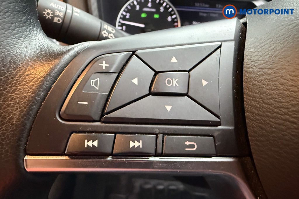 Nissan Juke N-Connecta Manual Petrol SUV - Stock Number (1568043) - 4th supplementary image