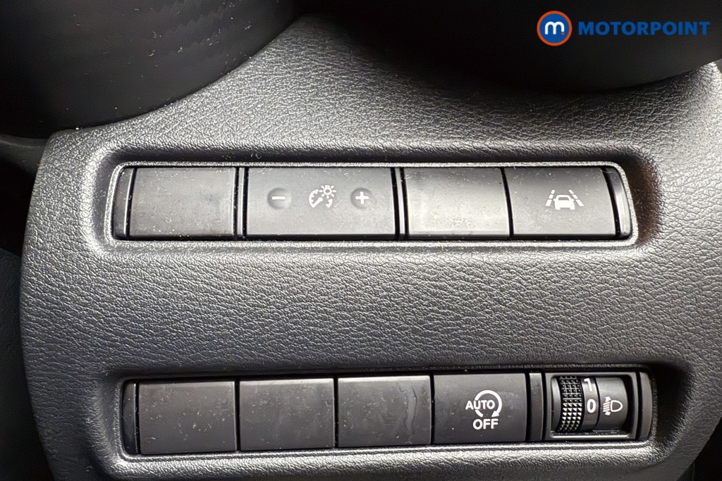 Nissan Juke N-Connecta Manual Petrol SUV - Stock Number (1568043) - 18th supplementary image