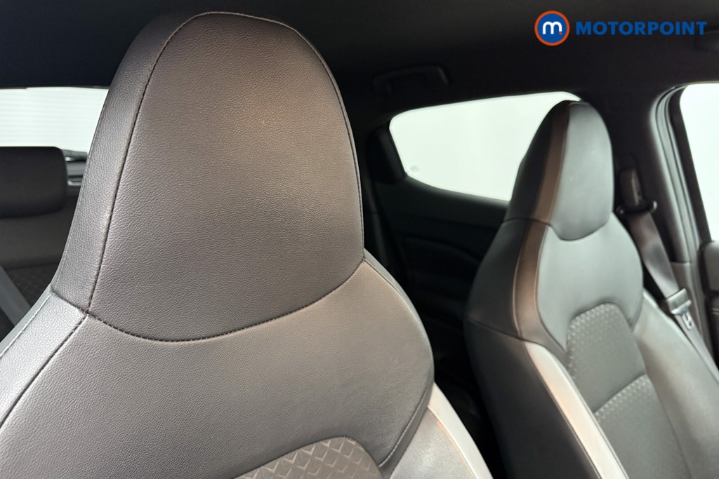 Nissan Juke N-Connecta Manual Petrol SUV - Stock Number (1568043) - 22nd supplementary image
