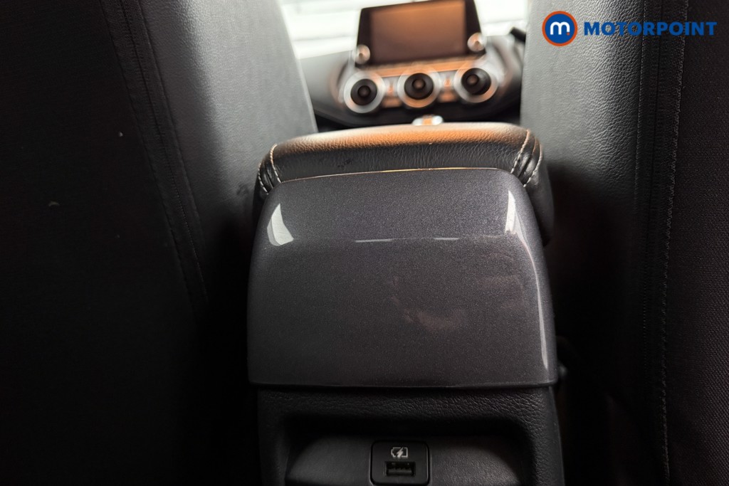 Nissan Juke N-Connecta Manual Petrol SUV - Stock Number (1568043) - 24th supplementary image