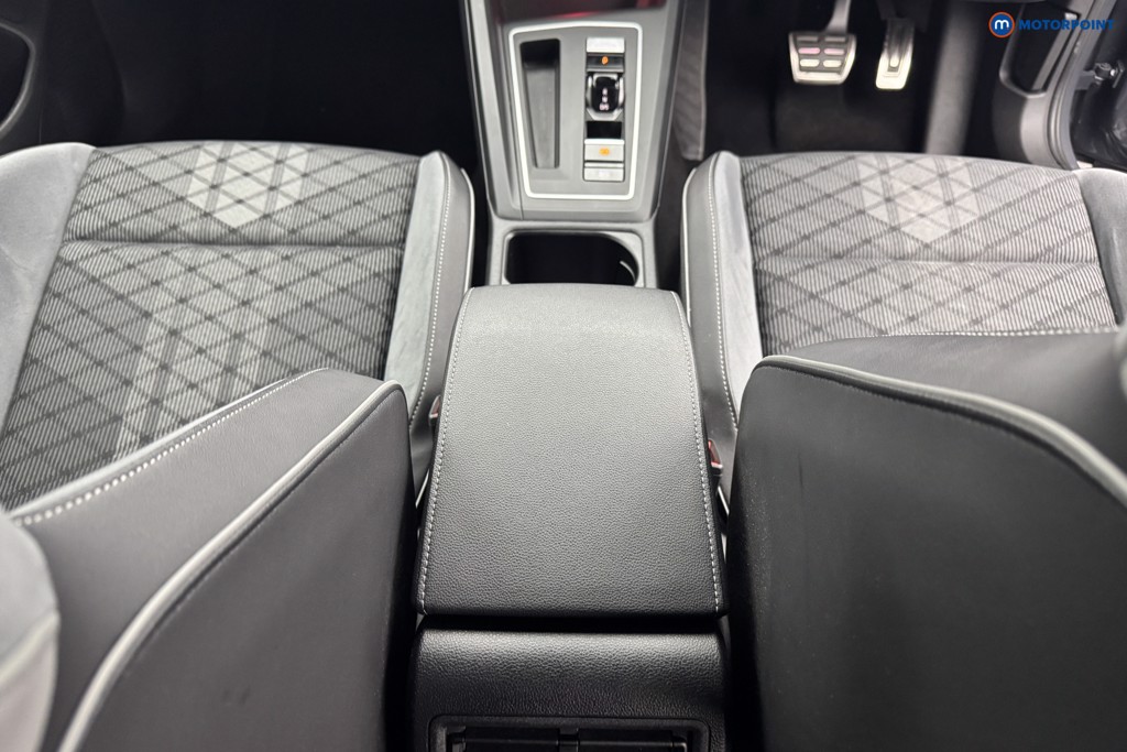 Volkswagen Golf R-Line Automatic Petrol Hatchback - Stock Number (1568755) - 10th supplementary image