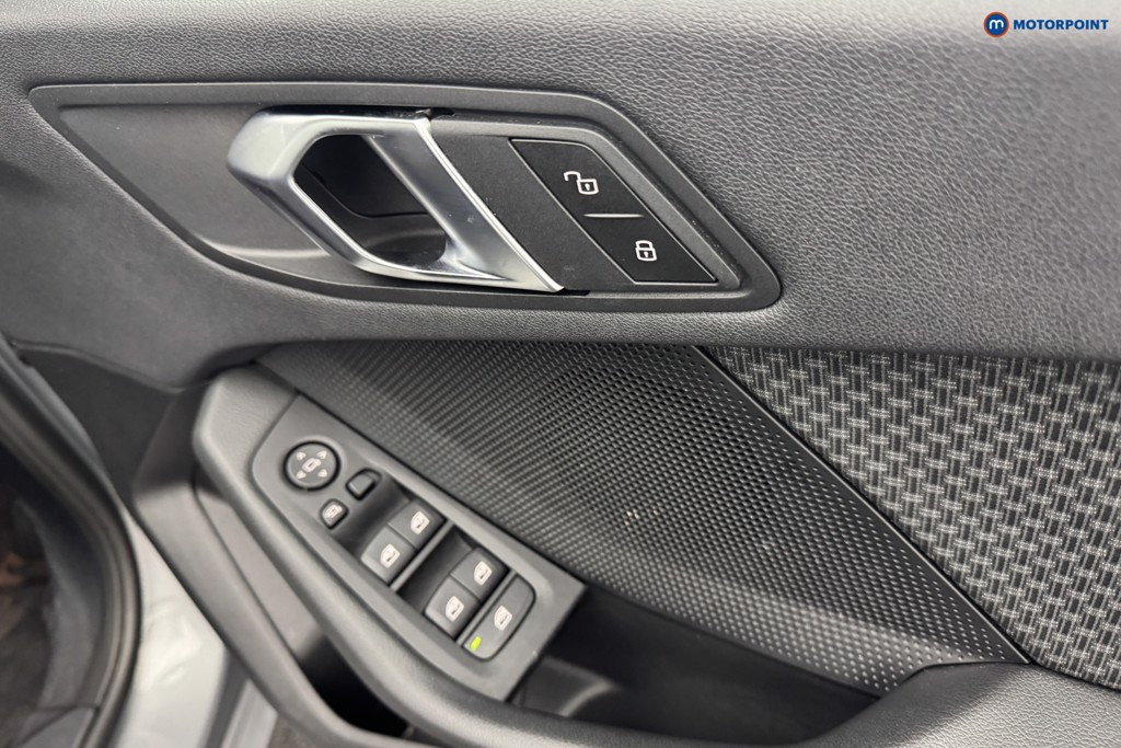BMW 1 Series SE Automatic Petrol Hatchback - Stock Number (1573686) - 22nd supplementary image