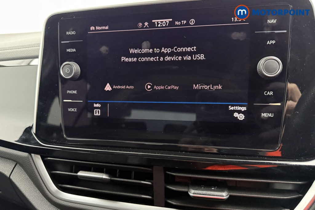 Volkswagen T-Roc R-Line Automatic Petrol SUV - Stock Number (1573779) - 9th supplementary image