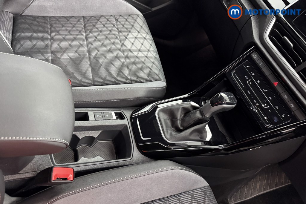 Volkswagen T-Roc R-Line Automatic Petrol SUV - Stock Number (1573779) - 17th supplementary image