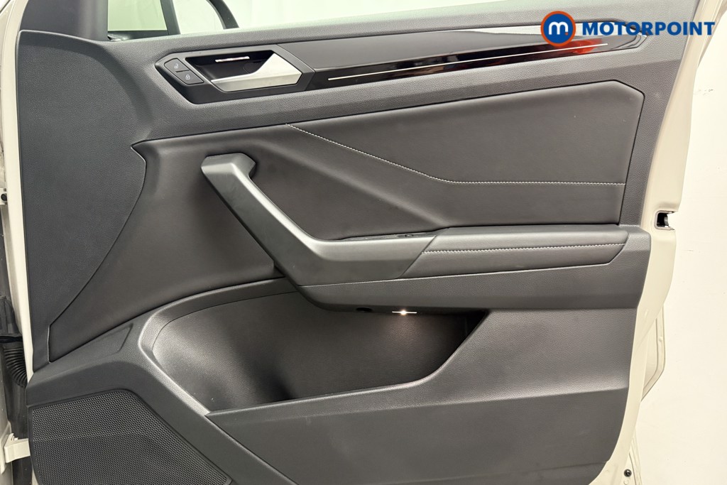 Volkswagen T-Roc R-Line Automatic Petrol SUV - Stock Number (1573779) - 19th supplementary image