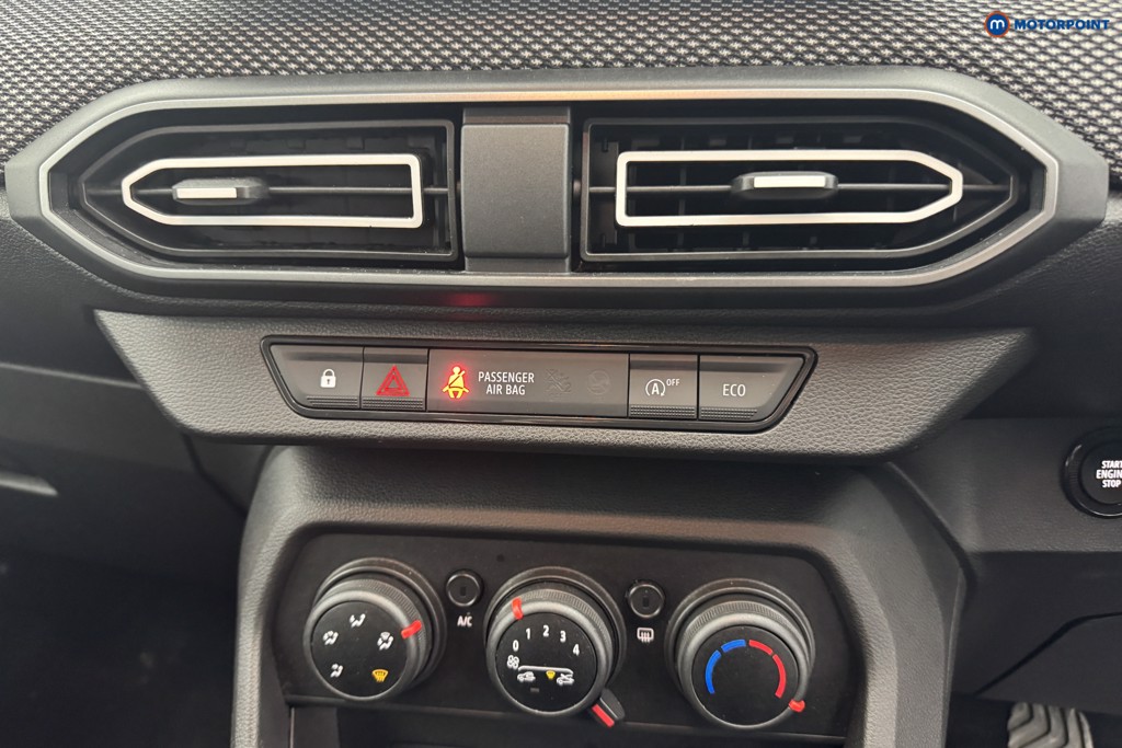 Dacia Sandero Expression Manual Petrol Hatchback - Stock Number (1574087) - 16th supplementary image