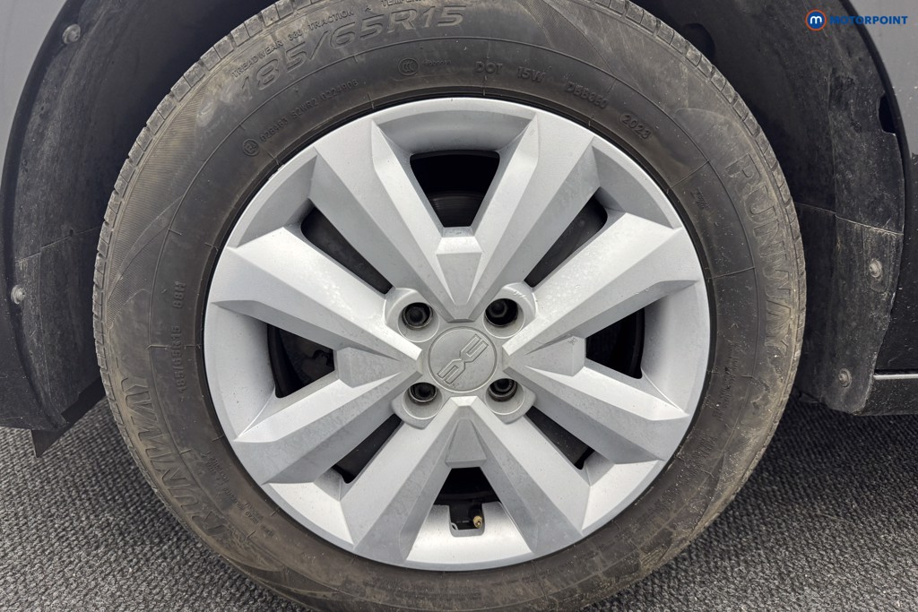 Dacia Sandero Expression Manual Petrol Hatchback - Stock Number (1574087) - 34th supplementary image