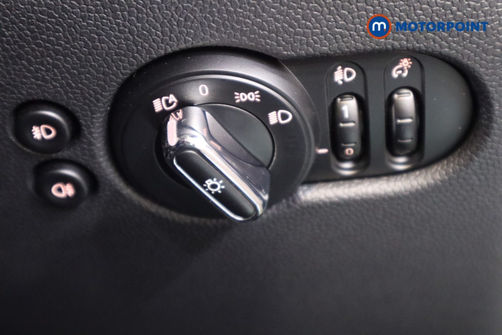 Mini Hatchback Cooper Classic Manual Petrol Hatchback - Stock Number (1574278) - 16th supplementary image