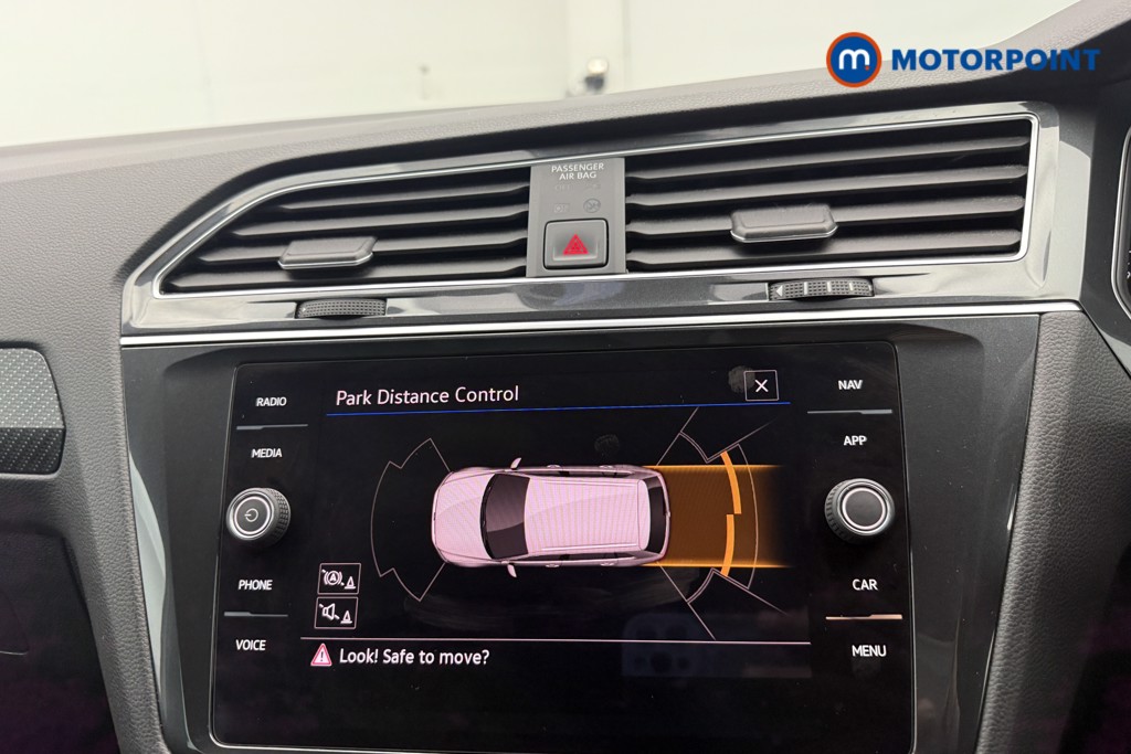 Volkswagen Tiguan R-Line Automatic Petrol SUV - Stock Number (1575219) - 8th supplementary image