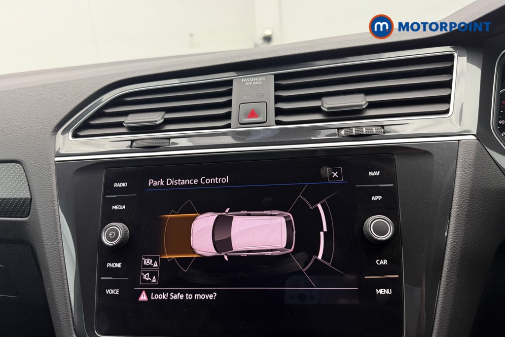 Volkswagen Tiguan R-Line Automatic Petrol SUV - Stock Number (1575219) - 9th supplementary image