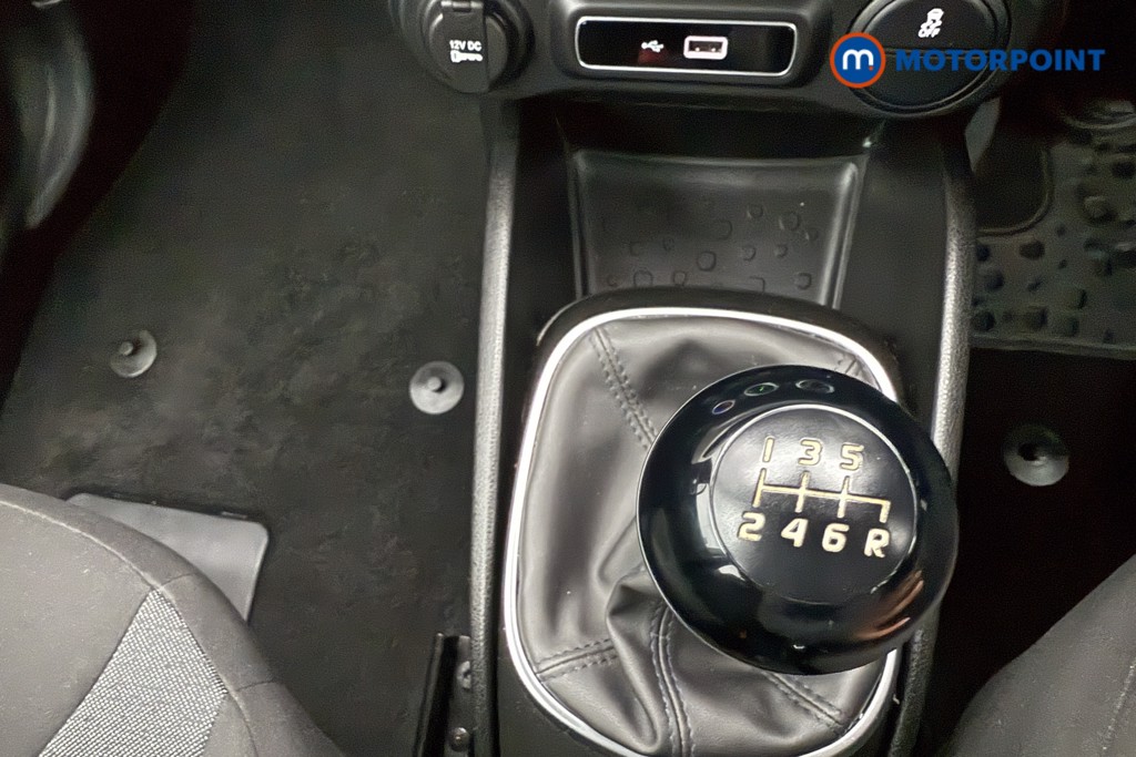 Fiat 500L City Cross Manual Petrol Hatchback - Stock Number (1575444) - 9th supplementary image