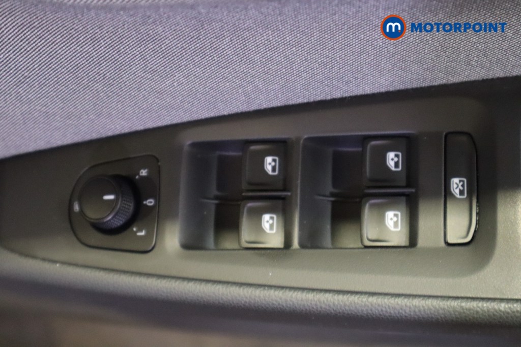 Seat Leon Se Dynamic Manual Petrol Hatchback - Stock Number (1575542) - 15th supplementary image