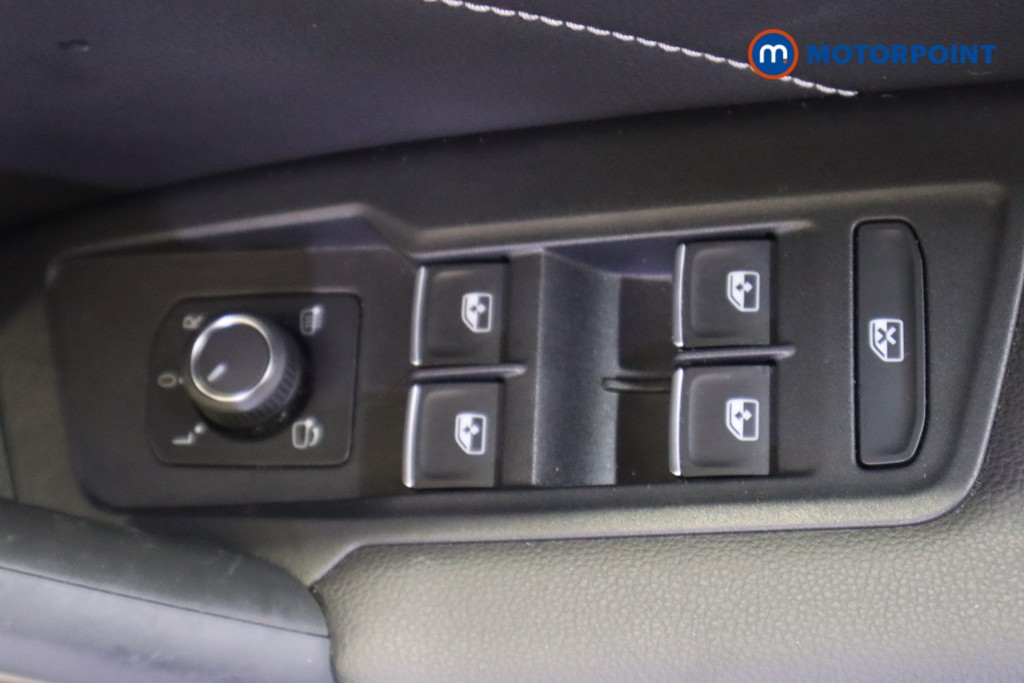 Volkswagen Tiguan R-Line Automatic Petrol Plug-In Hybrid SUV - Stock Number (1575972) - 15th supplementary image