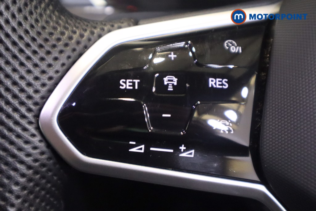 Volkswagen Tiguan R-Line Automatic Petrol Plug-In Hybrid SUV - Stock Number (1575972) - 17th supplementary image
