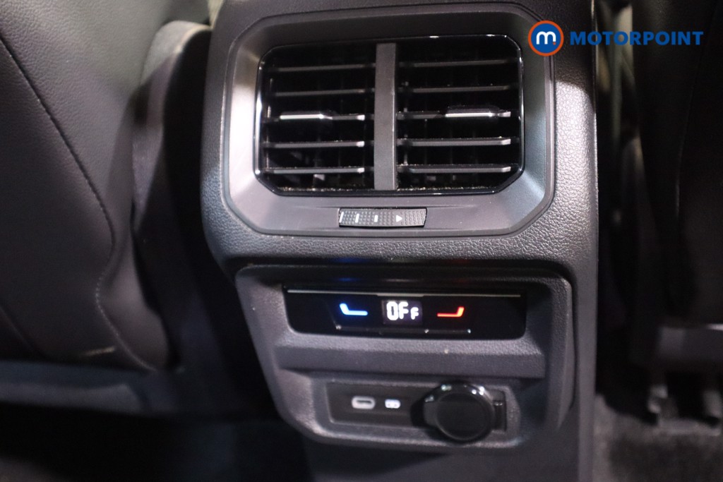 Volkswagen Tiguan R-Line Automatic Petrol Plug-In Hybrid SUV - Stock Number (1575972) - 28th supplementary image