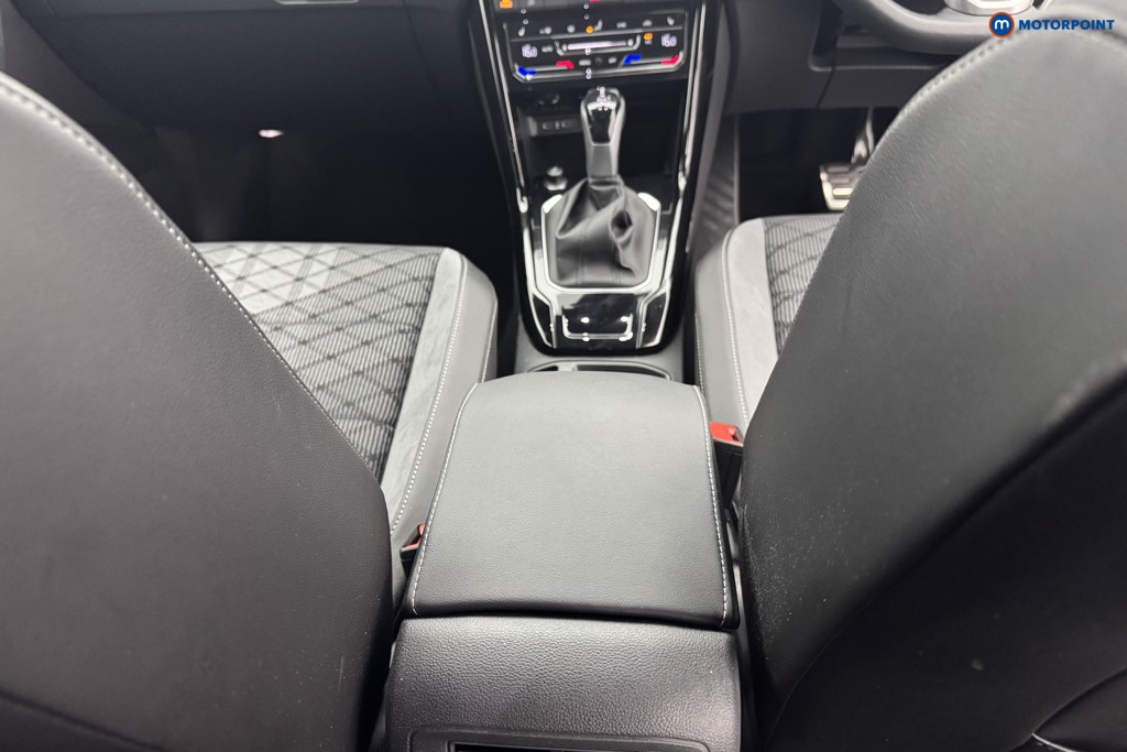 Volkswagen T-Roc R-Line Automatic Petrol SUV - Stock Number (1576140) - 11th supplementary image
