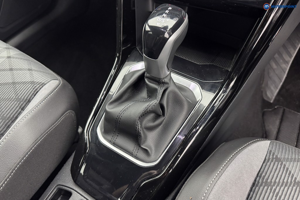 Volkswagen T-Roc R-Line Automatic Petrol SUV - Stock Number (1576140) - 15th supplementary image
