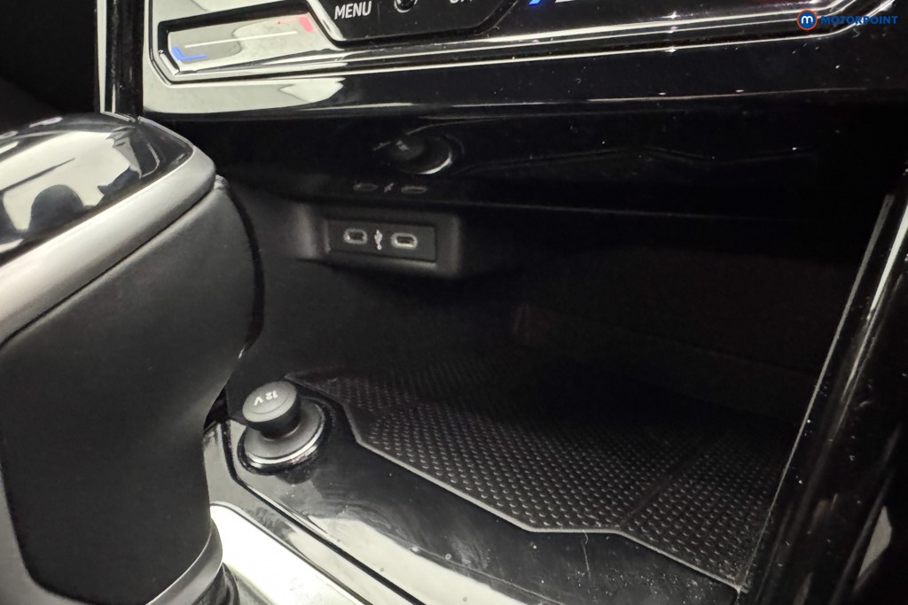 Volkswagen T-Roc R-Line Automatic Petrol SUV - Stock Number (1576140) - 16th supplementary image