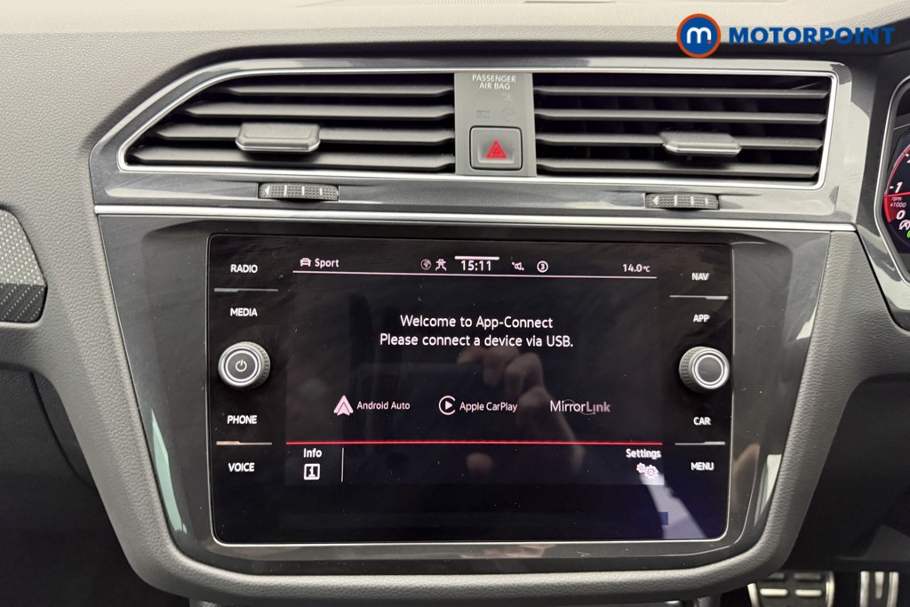 Volkswagen Tiguan R-Line Automatic Petrol SUV - Stock Number (1576487) - 2nd supplementary image