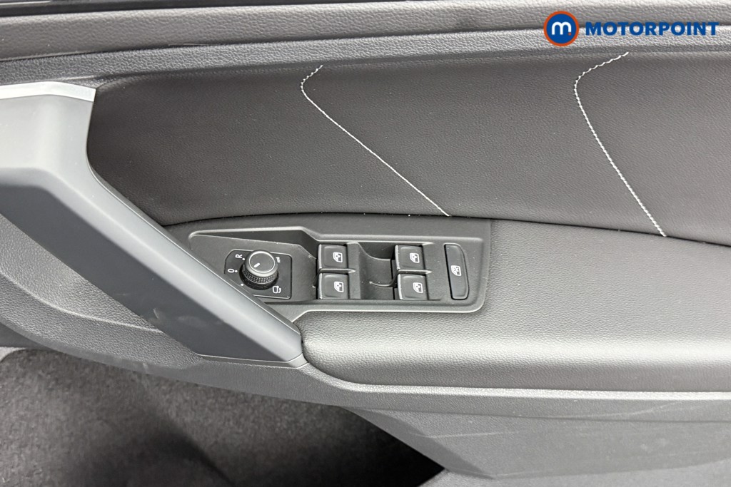 Volkswagen Tiguan R-Line Automatic Petrol SUV - Stock Number (1576487) - 17th supplementary image