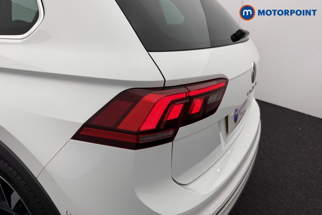 Volkswagen Tiguan R-Line Automatic Petrol SUV - Stock Number (1576487) - 26th supplementary image