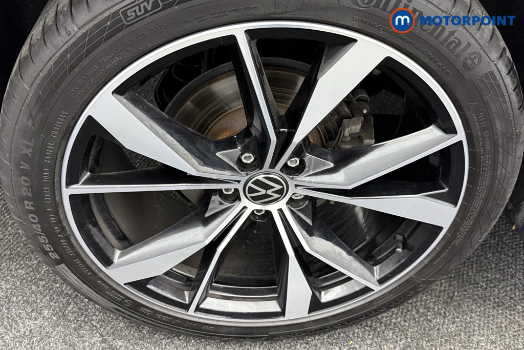 Volkswagen Tiguan R-Line Automatic Petrol SUV - Stock Number (1576487) - 32nd supplementary image