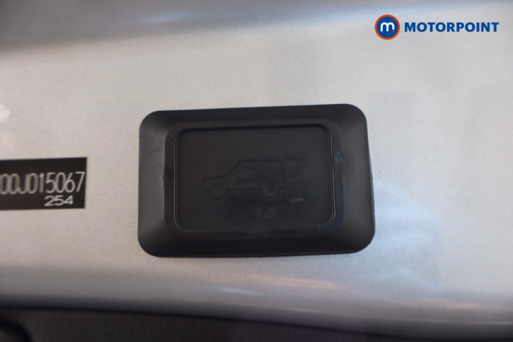 Toyota Rav4 Dynamic Automatic Petrol-Electric Hybrid SUV - Stock Number (1576544) - 38th supplementary image
