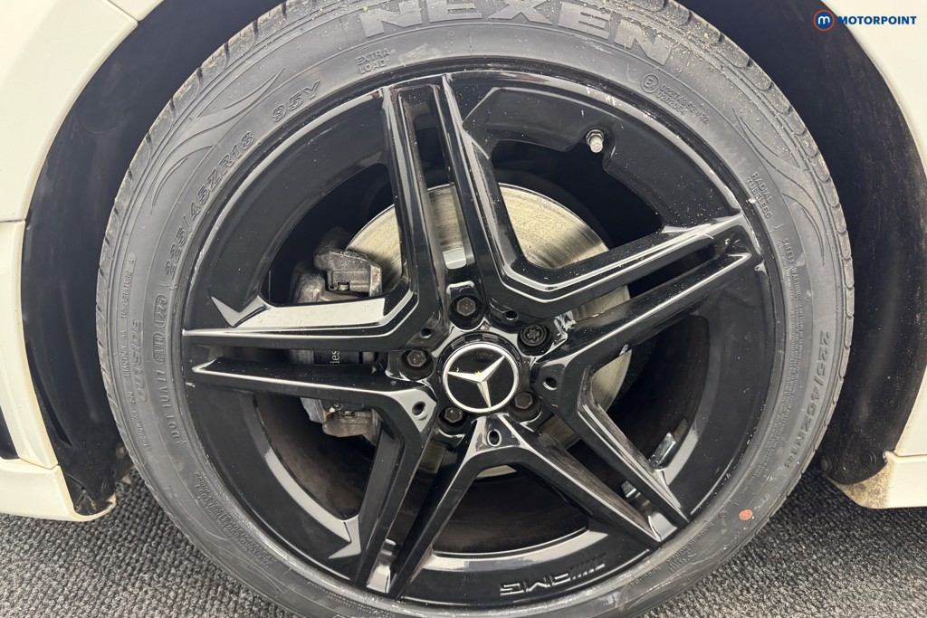 Mercedes-Benz A Class Amg Line Executive Edition Automatic Petrol Hatchback - Stock Number (1576911) - 33rd supplementary image