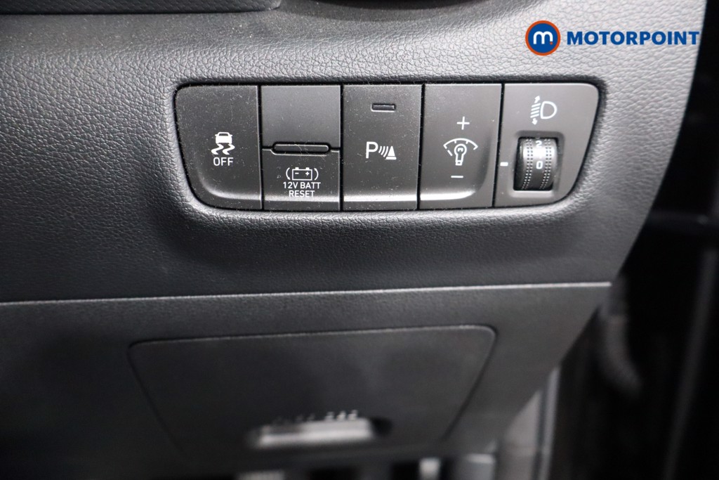 Hyundai Kona Premium Automatic Petrol-Electric Hybrid SUV - Stock Number (1577392) - 19th supplementary image