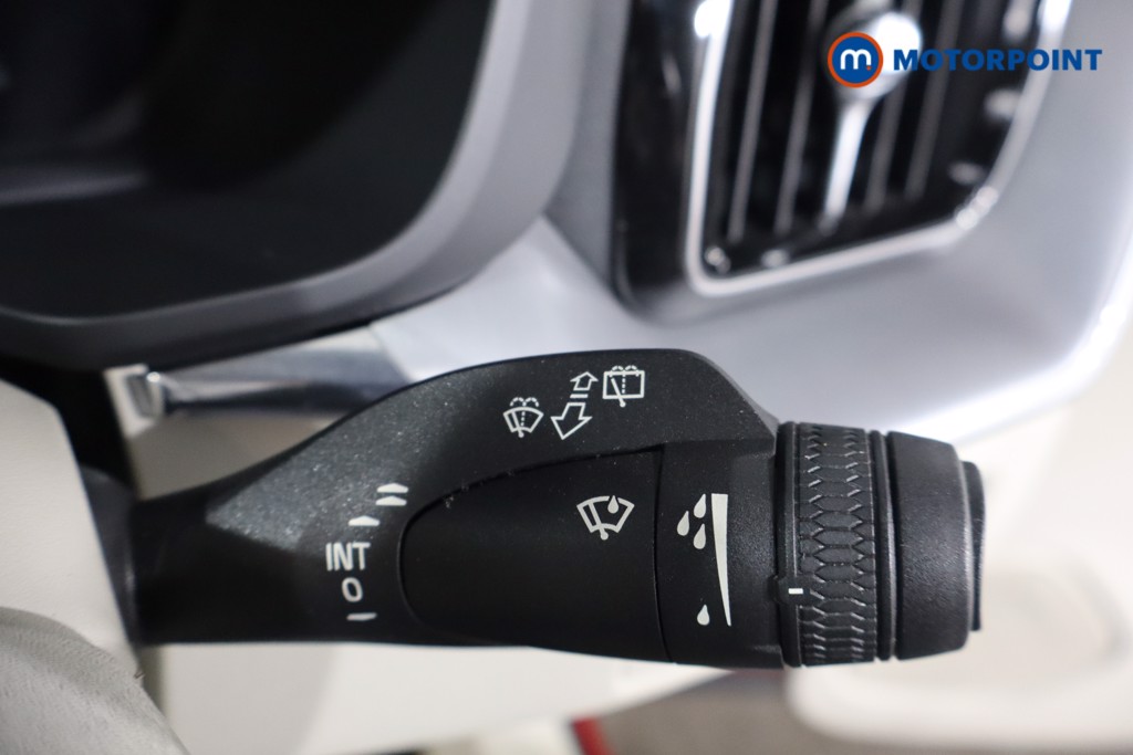Volvo Xc60 Momentum Automatic Diesel SUV - Stock Number (1577876) - 16th supplementary image