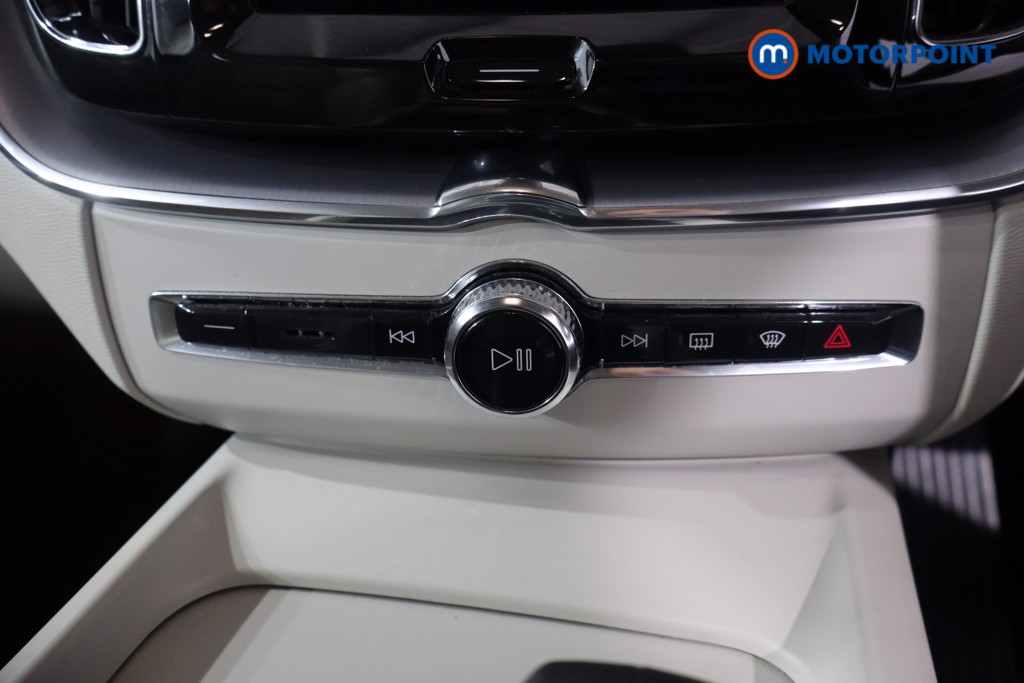 Volvo Xc60 Momentum Automatic Diesel SUV - Stock Number (1577876) - 19th supplementary image