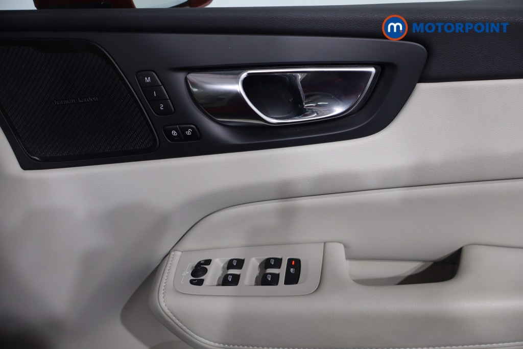 Volvo Xc60 Momentum Automatic Diesel SUV - Stock Number (1577876) - 23rd supplementary image