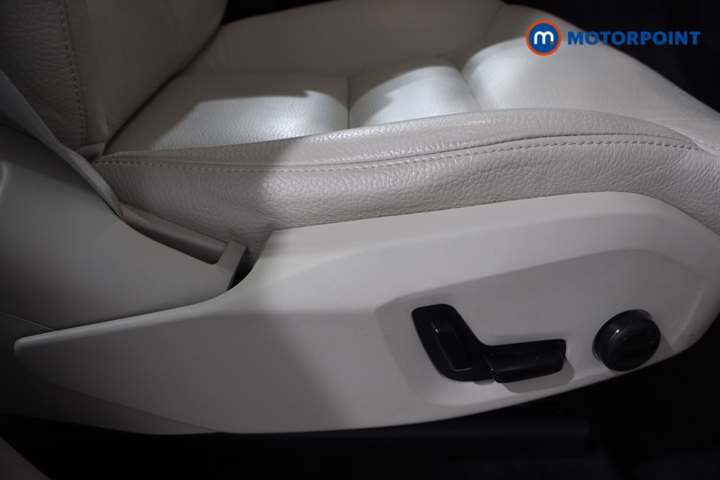 Volvo Xc60 Momentum Automatic Diesel SUV - Stock Number (1577876) - 24th supplementary image