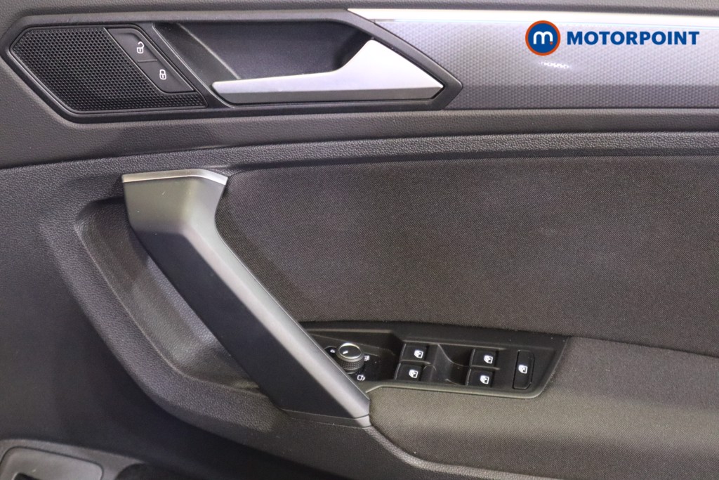 Volkswagen Tiguan Active Manual Petrol SUV - Stock Number (1577884) - 14th supplementary image