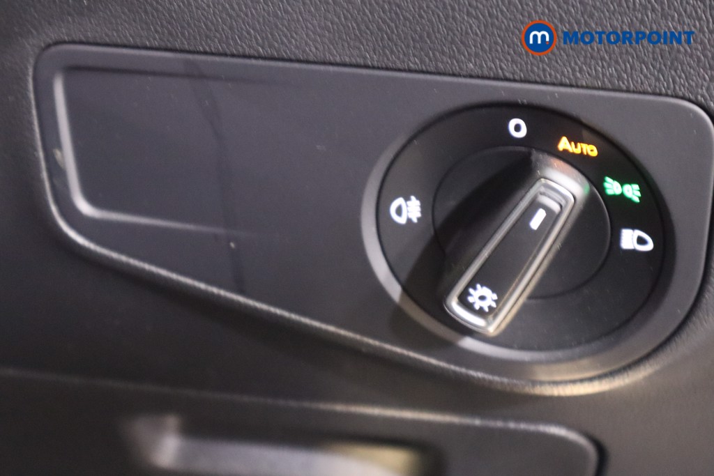 Volkswagen Tiguan Active Manual Petrol SUV - Stock Number (1577884) - 16th supplementary image