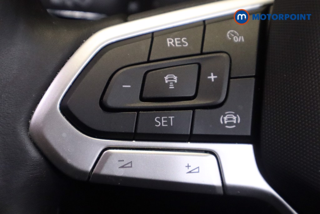 Volkswagen Tiguan Active Manual Petrol SUV - Stock Number (1577884) - 17th supplementary image
