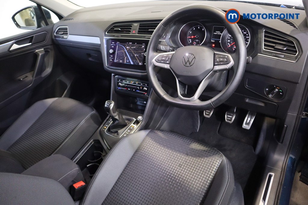 Volkswagen Tiguan Active Manual Petrol SUV - Stock Number (1577884) - 1st supplementary image