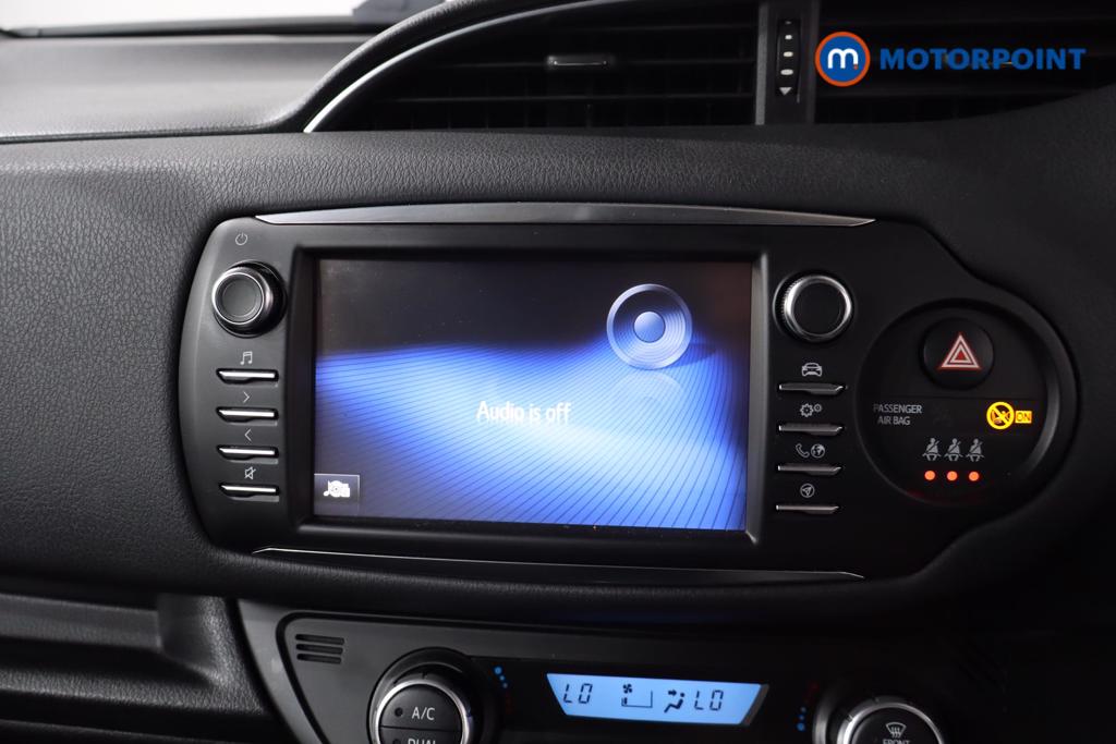 Toyota Yaris Design Automatic Petrol-Electric Hybrid Hatchback - Stock Number (1577993) - 2nd supplementary image