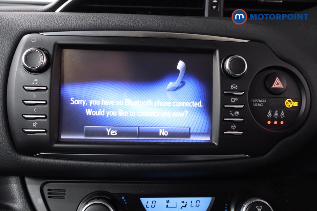 Toyota Yaris Design Automatic Petrol-Electric Hybrid Hatchback - Stock Number (1577993) - 3rd supplementary image