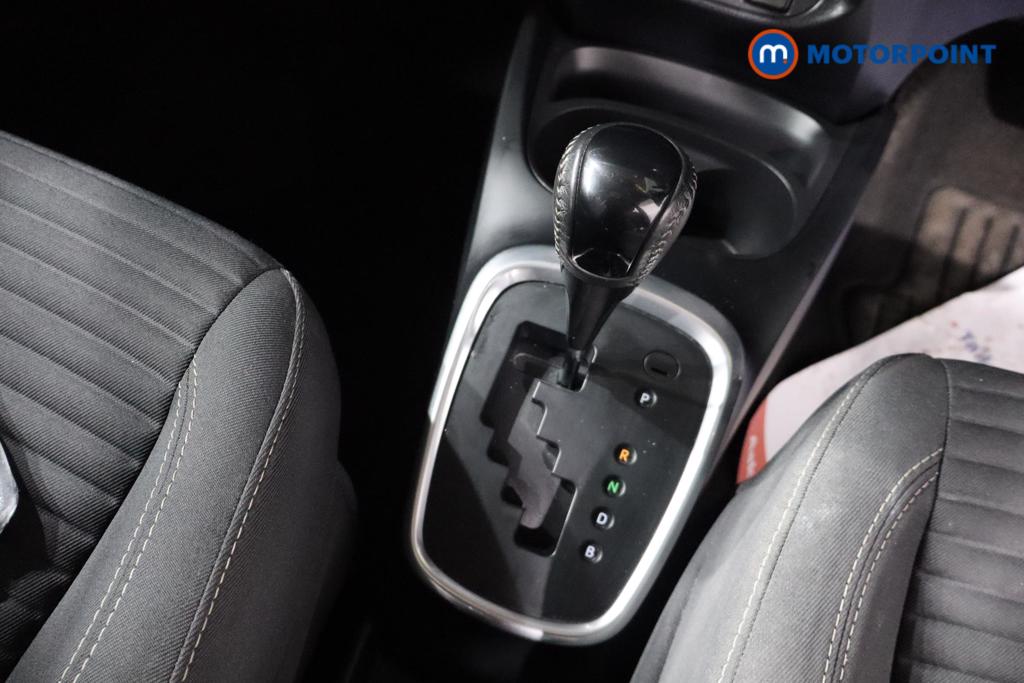 Toyota Yaris Design Automatic Petrol-Electric Hybrid Hatchback - Stock Number (1577993) - 5th supplementary image