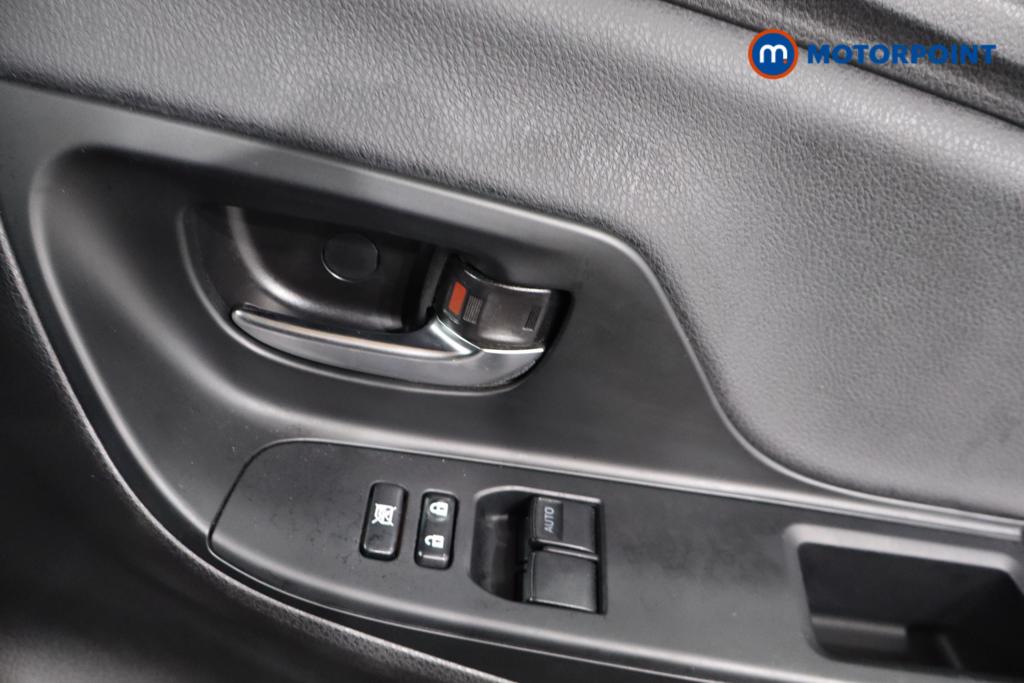Toyota Yaris Design Automatic Petrol-Electric Hybrid Hatchback - Stock Number (1577993) - 16th supplementary image