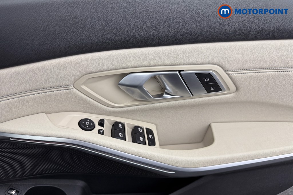 BMW 3 Series M Sport Automatic Petrol Plug-In Hybrid Saloon - Stock Number (1578033) - 20th supplementary image