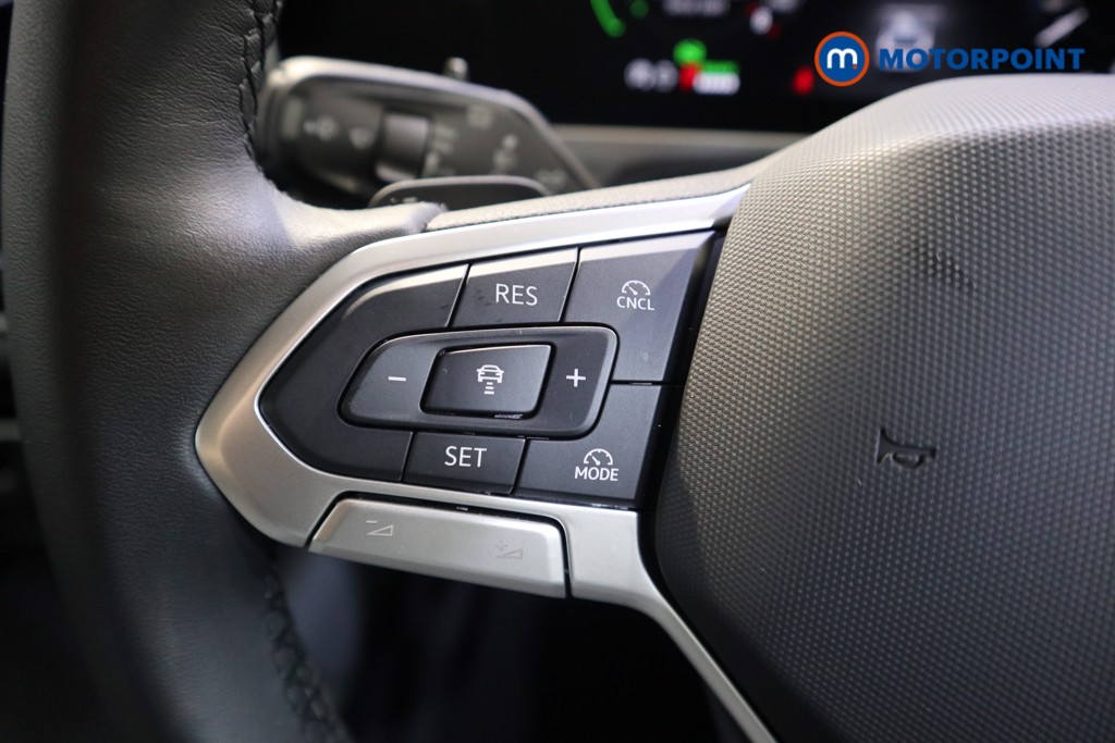 Volkswagen Passat Life Automatic Petrol Plug-In Hybrid Estate - Stock Number (1578130) - 3rd supplementary image