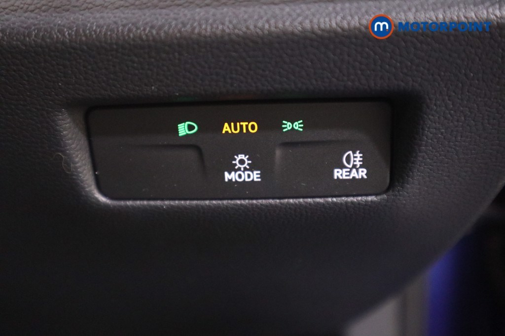Volkswagen Passat Life Automatic Petrol Plug-In Hybrid Estate - Stock Number (1578130) - 8th supplementary image