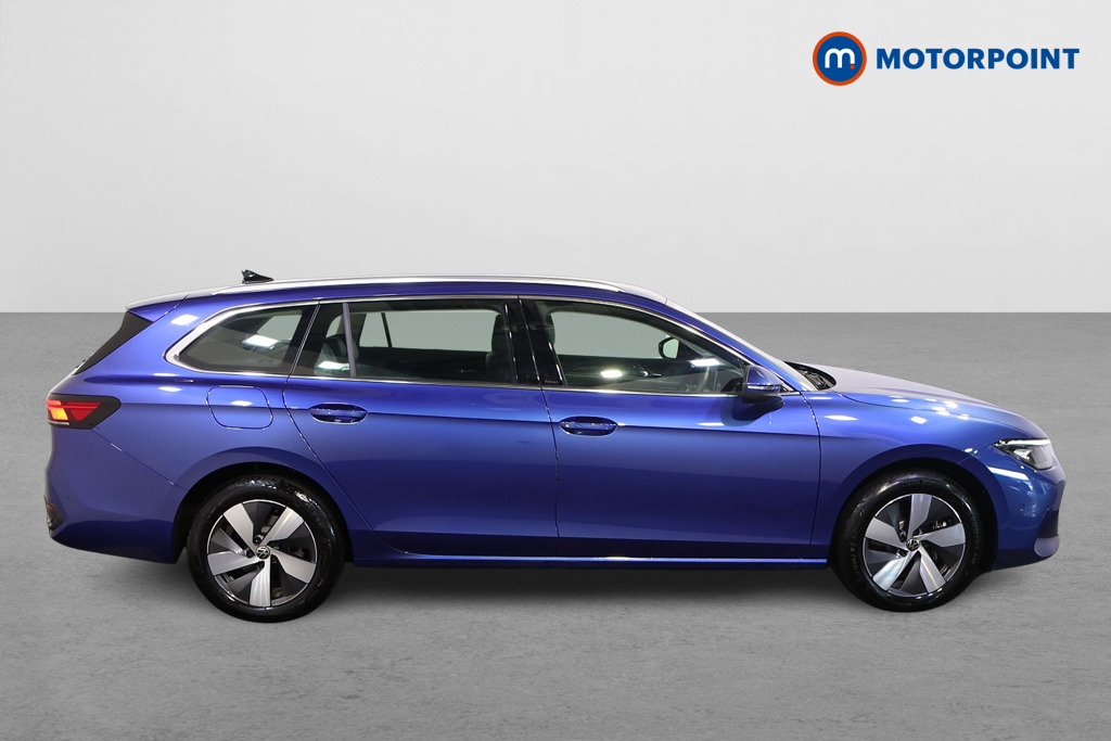 Volkswagen Passat Life Automatic Petrol Plug-In Hybrid Estate - Stock Number (1578130) - Drivers side
