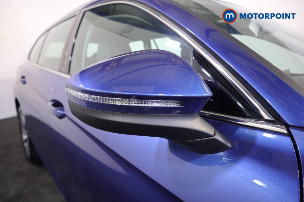 Volkswagen Passat Life Automatic Petrol Plug-In Hybrid Estate - Stock Number (1578132) - 25th supplementary image