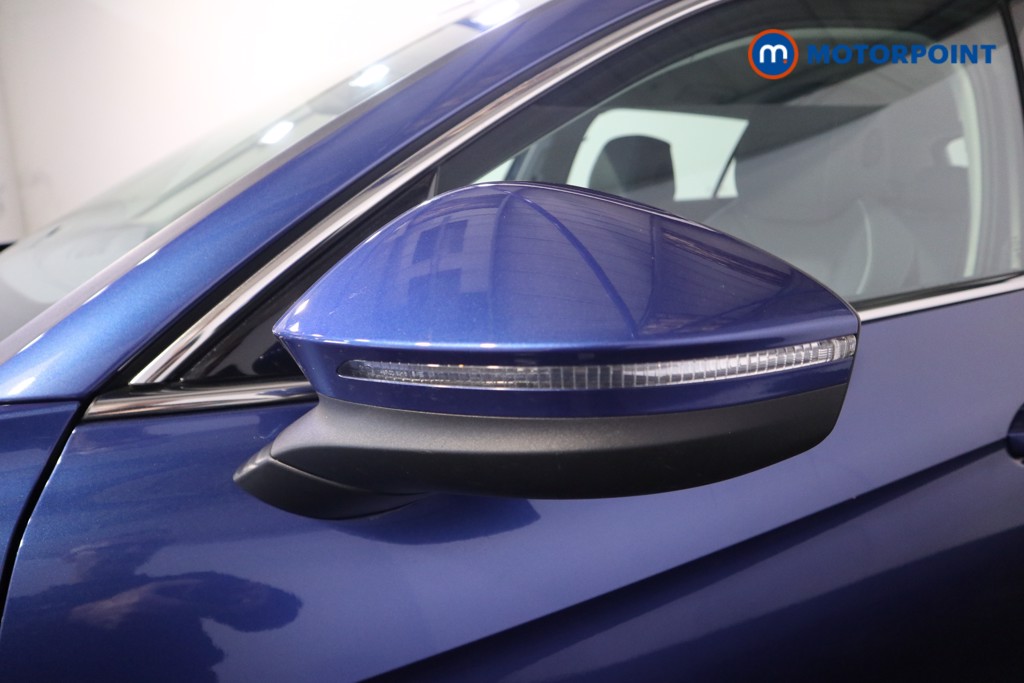 Volkswagen Passat Life Automatic Petrol Plug-In Hybrid Estate - Stock Number (1578132) - 26th supplementary image